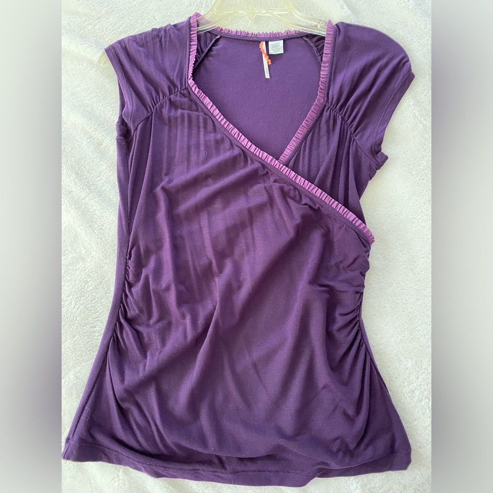 Cute date-night or everyday T, slight ruffle detail w/o being Frou-frou